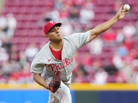 Back Suárez to continue dominance against Mets .